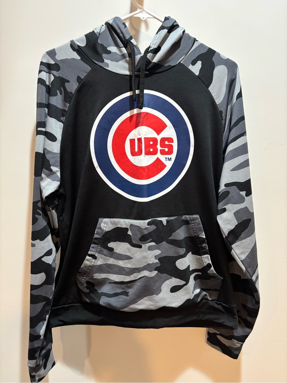Genuine Merchandise Chicago Cubs Black Hoodie with Gray Camo Sleeves